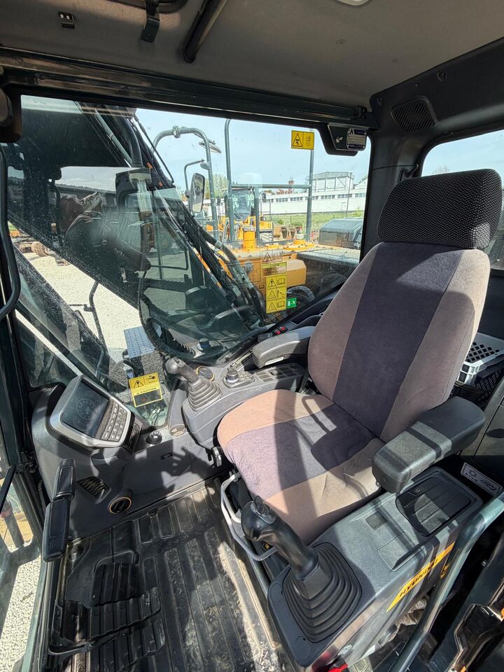 HYUNDAI HX210AL - Excavadora de cadenas: foto 5 HYUNDAI HX210AL - Excavadora de cadenas: foto 5