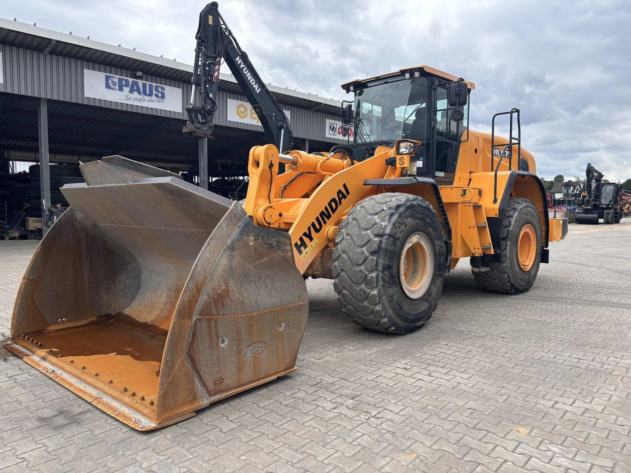 Hyundai HL975 - Cargadora de ruedas: foto 1 Hyundai HL975 - Cargadora de ruedas: foto 1