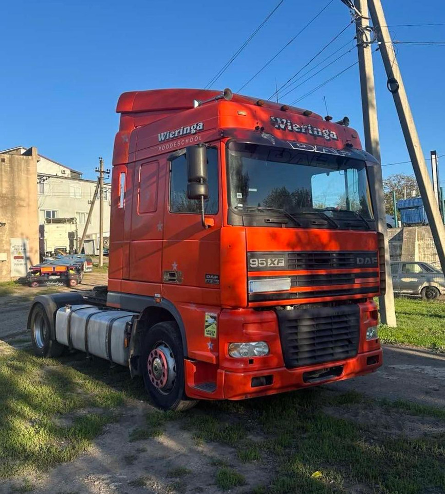 DAF XF 95.380 - Cabeza tractora: foto 1 DAF XF 95.380 - Cabeza tractora: foto 1