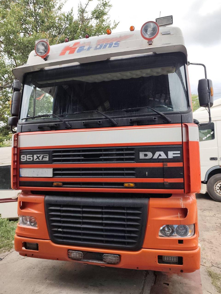 DAF XF 95.430 - Cabeza tractora: foto 1 DAF XF 95.430 - Cabeza tractora: foto 1