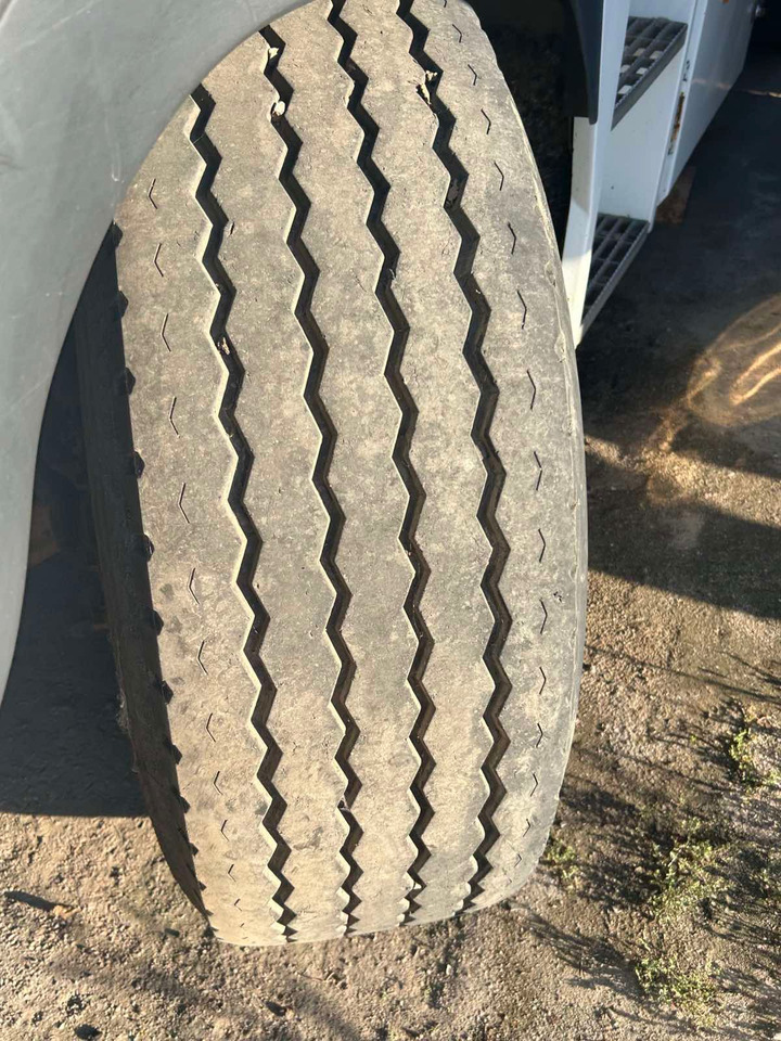 Cabeza tractora RENAULT Magnum 390: foto 14