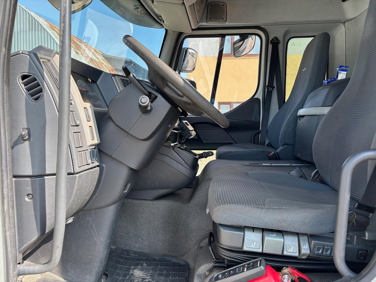 Frigorífico camión VOLVO FL240: foto 13