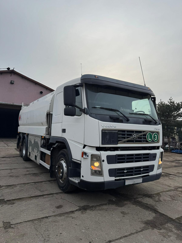 VOLVO FM12.380 - Cisterna camión: foto 1 VOLVO FM12.380 - Cisterna camión: foto 1