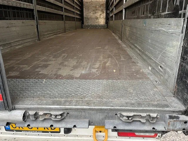 Caja cerrada semirremolque Schmitz Cargobull 5x 2018 XL vario SCB mega curtain siders with alu side boards: foto 16 Caja cerrada semirremolque Schmitz Cargobull 5x 2018 XL vario SCB mega curtain siders with alu side boards: foto 16