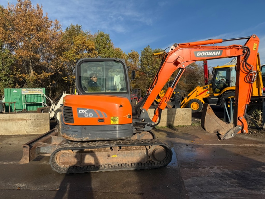 Doosan DX 63-3 - Miniexcavadora: foto 1 Doosan DX 63-3 - Miniexcavadora: foto 1
