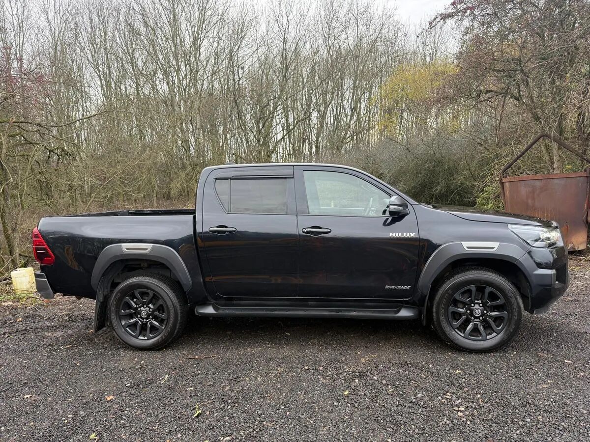 Toyota Hilux Stock No T645 - Pick-up: foto 1 Toyota Hilux Stock No T645 - Pick-up: foto 1