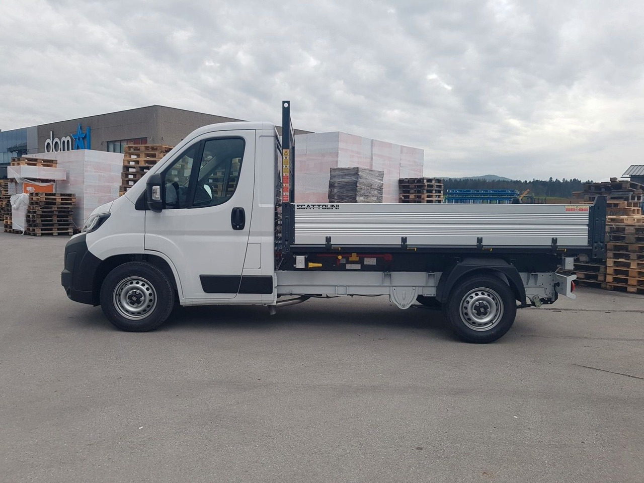 Fiat Ducato 35H L2H1 EKA 3-Seiten-Kipper 180 PS AHK - Volquete furgoneta: foto 2 Fiat Ducato 35H L2H1 EKA 3-Seiten-Kipper 180 PS AHK - Volquete furgoneta: foto 2