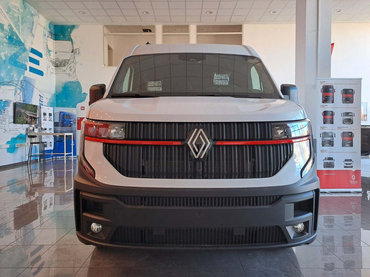 Renault Master L3H2 150 - NAV Klimaaut. Holzb. 270° - Furgón: foto 2 Renault Master L3H2 150 - NAV Klimaaut. Holzb. 270° - Furgón: foto 2