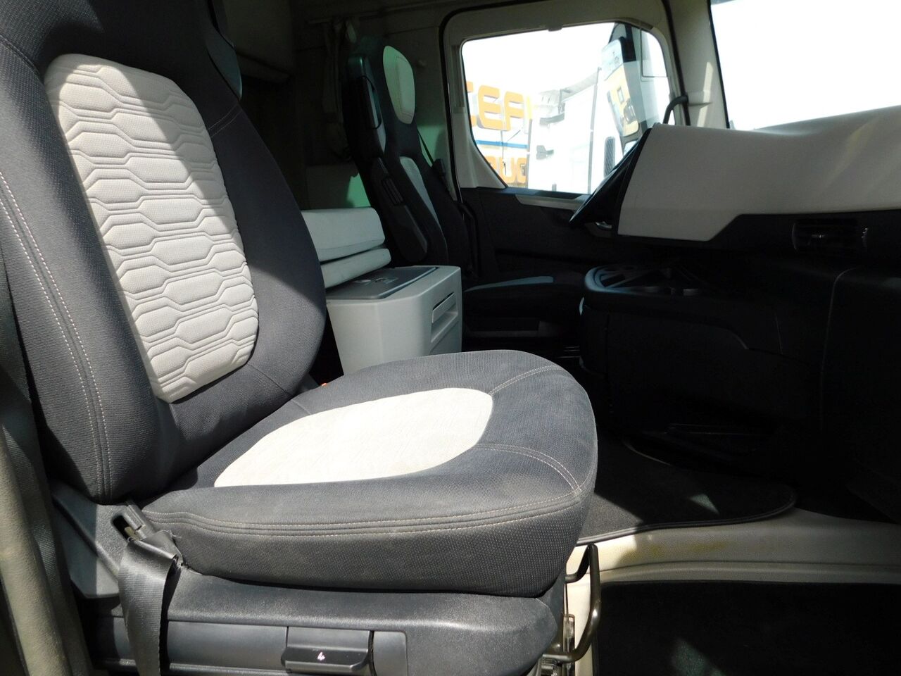 Ford F max 4x2 scab e6 12s2620 - Cabeza tractora: foto 5 Ford F max 4x2 scab e6 12s2620 - Cabeza tractora: foto 5