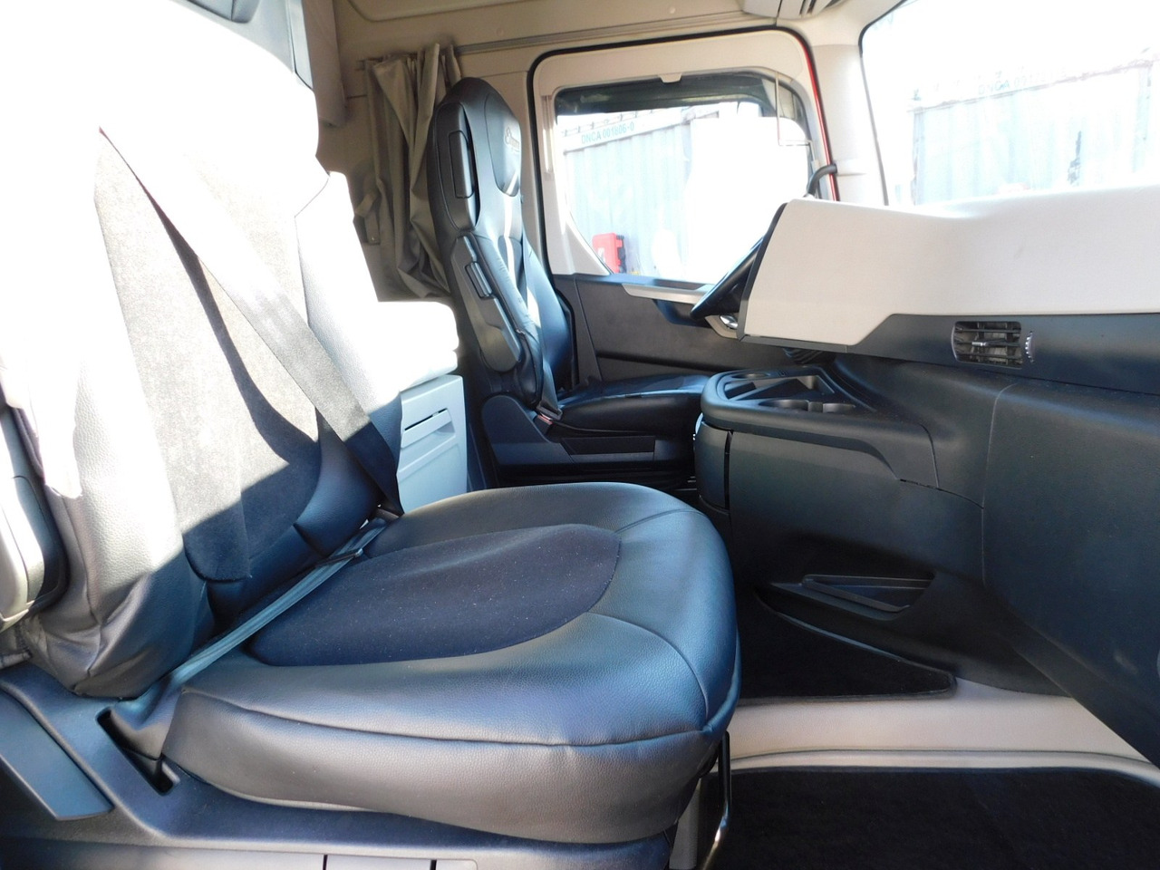 Ford F max 4x2 scab e6 12tx2620 - Cabeza tractora: foto 5 Ford F max 4x2 scab e6 12tx2620 - Cabeza tractora: foto 5