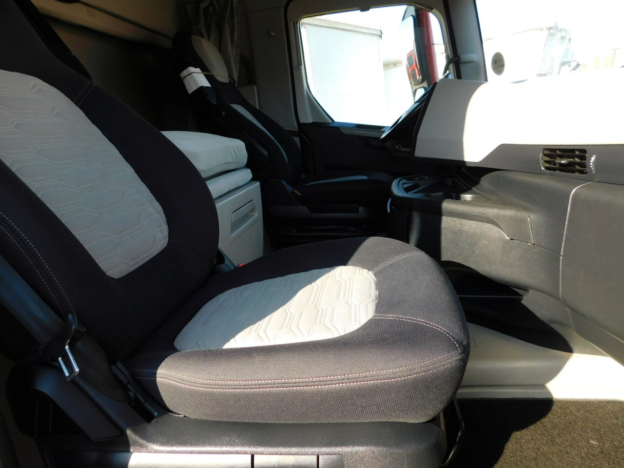 Ford F max ll 4x2 scab e6 12tx2620 - Cabeza tractora: foto 5 Ford F max ll 4x2 scab e6 12tx2620 - Cabeza tractora: foto 5