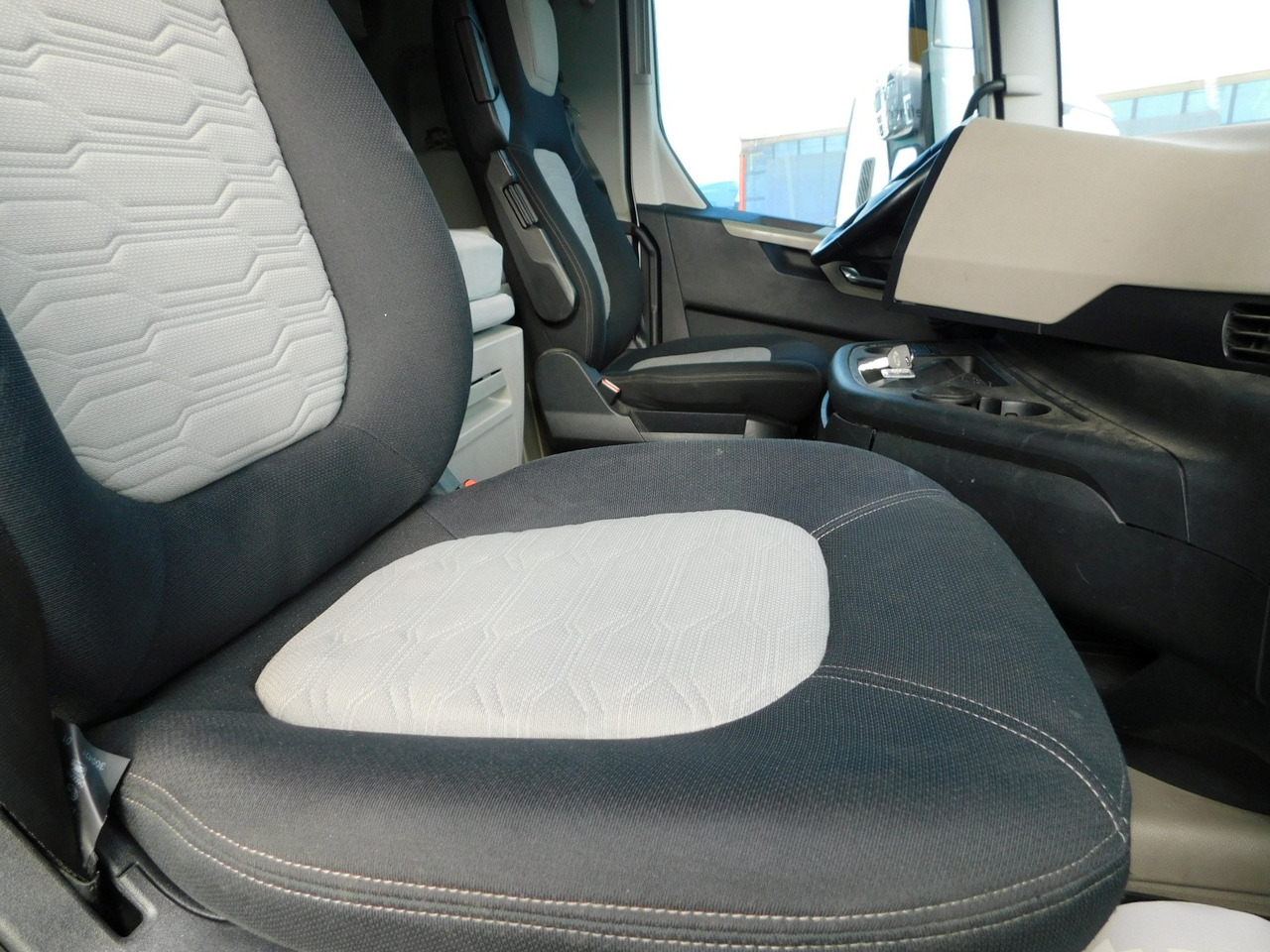 Ford F max ll 4x2 scab e6 12tx2620 - Cabeza tractora: foto 5 Ford F max ll 4x2 scab e6 12tx2620 - Cabeza tractora: foto 5