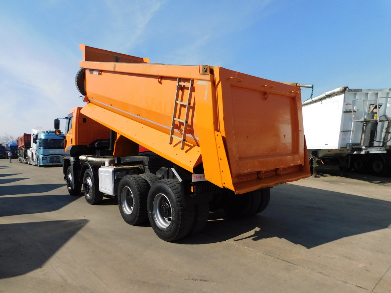 Ford 4142d 8x4 dcab e6 16s2230 - Volquete camión: foto 4 Ford 4142d 8x4 dcab e6 16s2230 - Volquete camión: foto 4