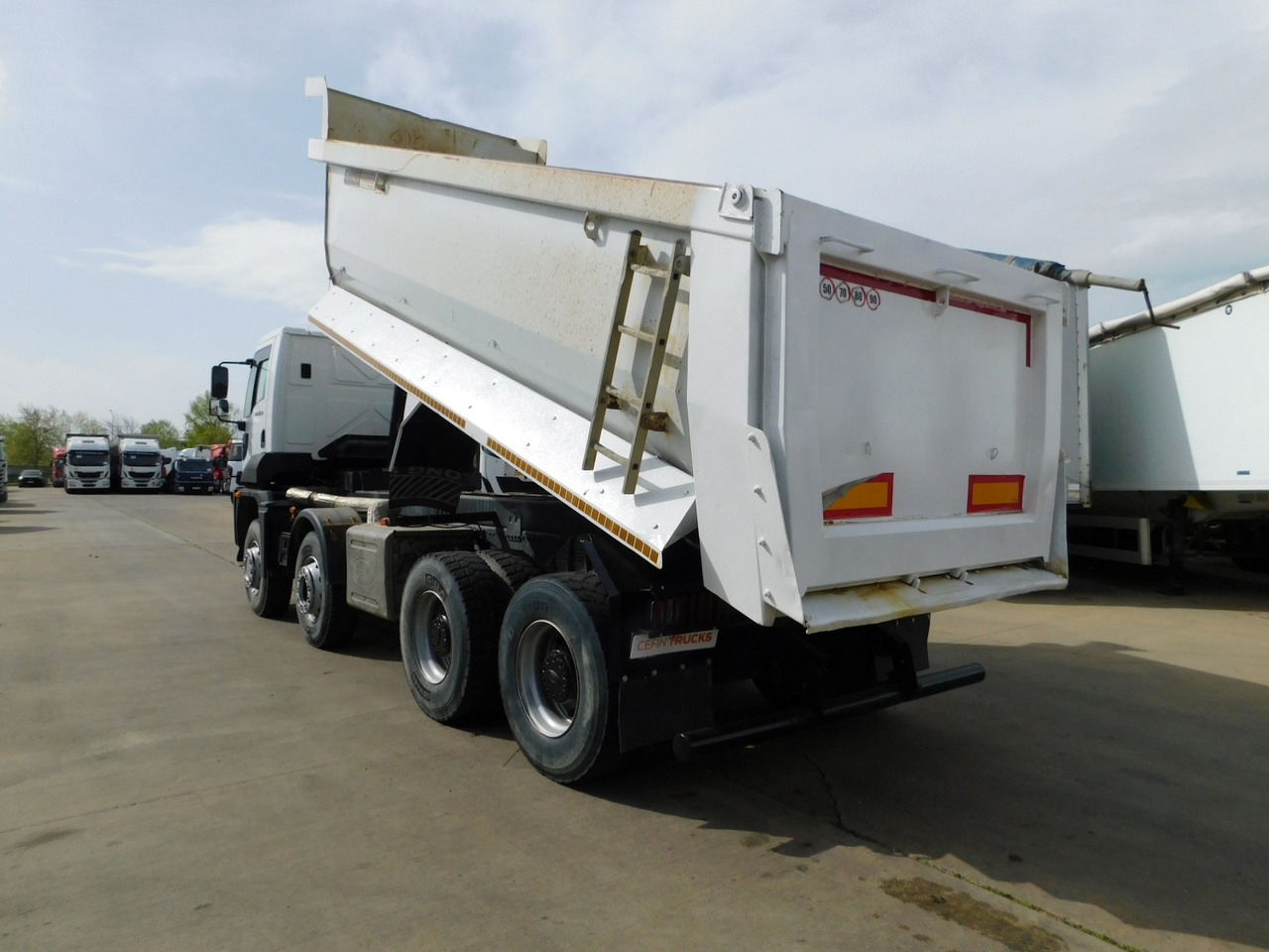 Ford 4142d 8x4 dcab e6 16s2230 - Volquete camión: foto 4 Ford 4142d 8x4 dcab e6 16s2230 - Volquete camión: foto 4