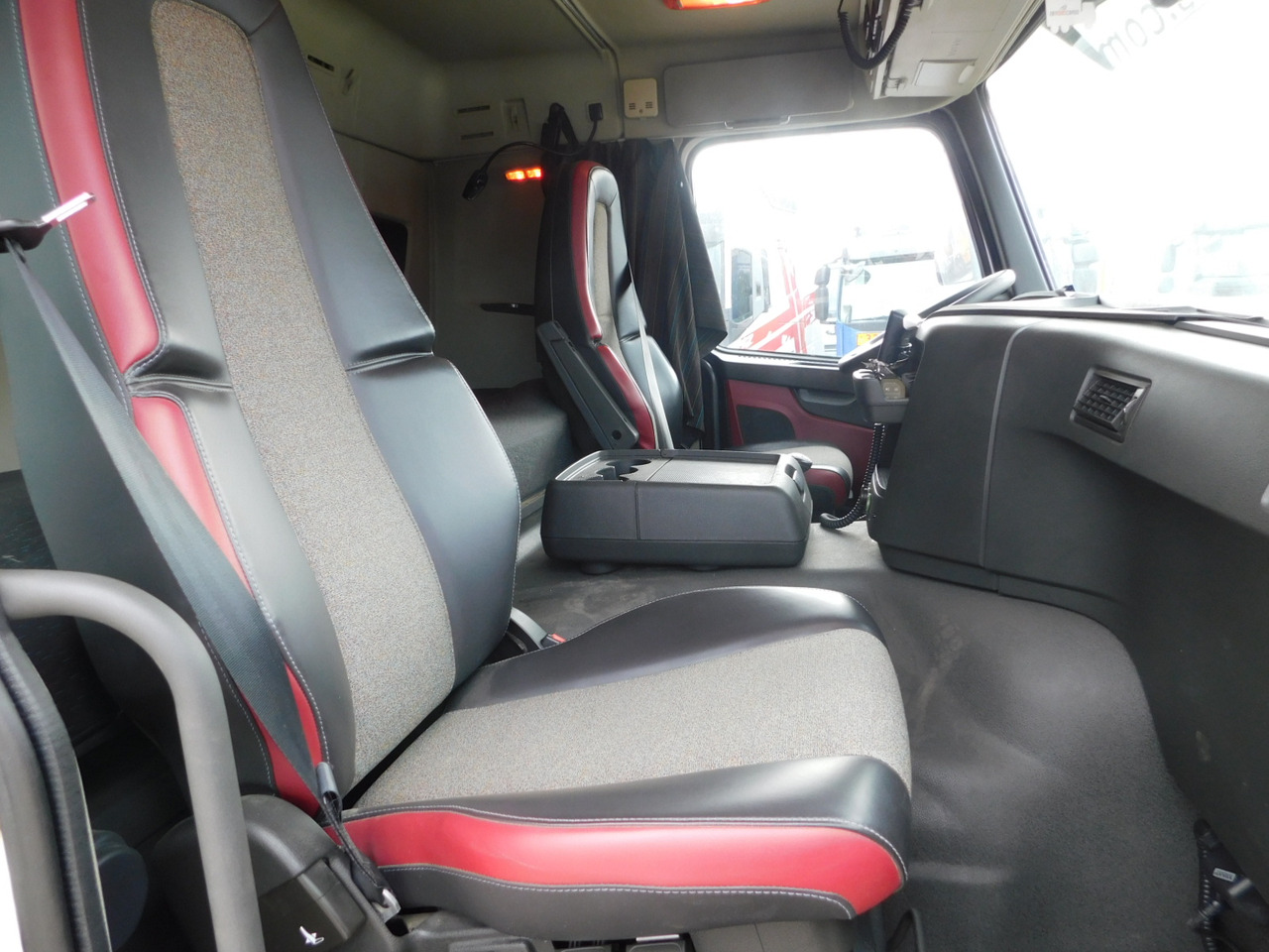 Volvo Fmx 460 - Volquete camión: foto 5 Volvo Fmx 460 - Volquete camión: foto 5