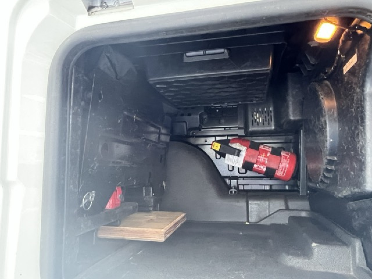 MAN TGX 18.510 4x2 BL SA Euro6 Retarder Klima ZV - Cabeza tractora: foto 3 MAN TGX 18.510 4x2 BL SA Euro6 Retarder Klima ZV - Cabeza tractora: foto 3