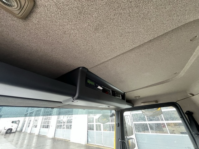 MAN TGL 12.220 4x2 BL Euro6 Klima Luftfeder - Camión lona: foto 2 MAN TGL 12.220 4x2 BL Euro6 Klima Luftfeder - Camión lona: foto 2