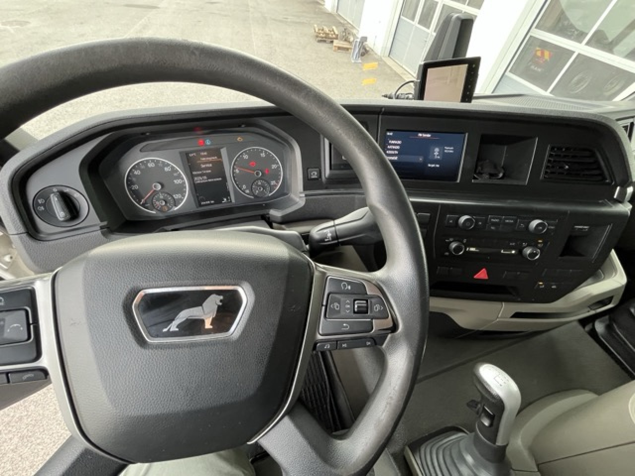 MAN TGS 26.360 6x2-4 LL Euro6 Klima AHK Luftfeder - Chasis camión: foto 2 MAN TGS 26.360 6x2-4 LL Euro6 Klima AHK Luftfeder - Chasis camión: foto 2