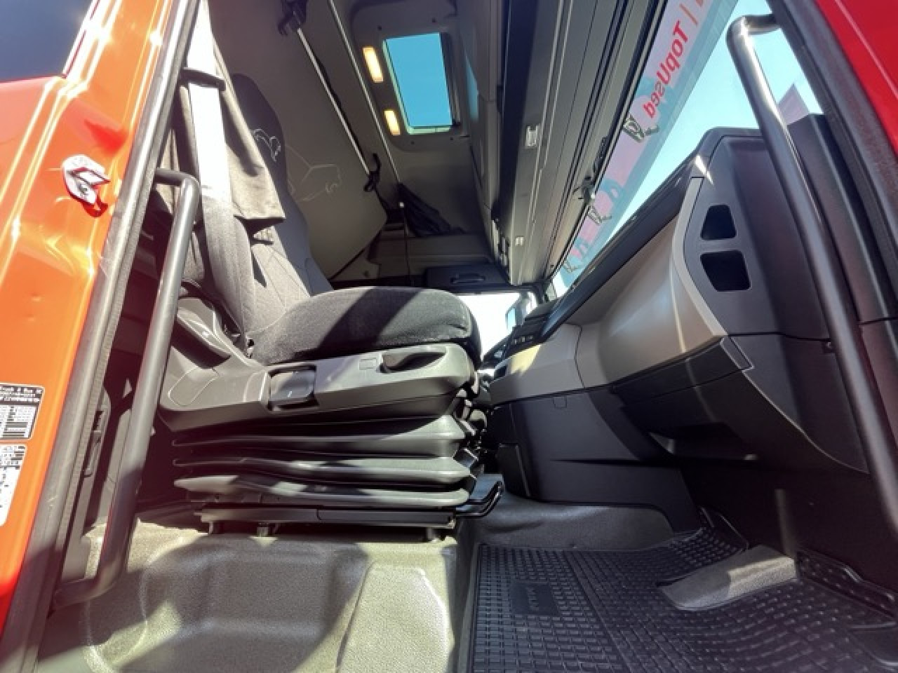 MAN TGX 26.470 6x2-4 LL - neu bereift Euro6 Intarder - Portacontenedore/ Intercambiable camión: foto 3 MAN TGX 26.470 6x2-4 LL - neu bereift Euro6 Intarder - Portacontenedore/ Intercambiable camión: foto 3