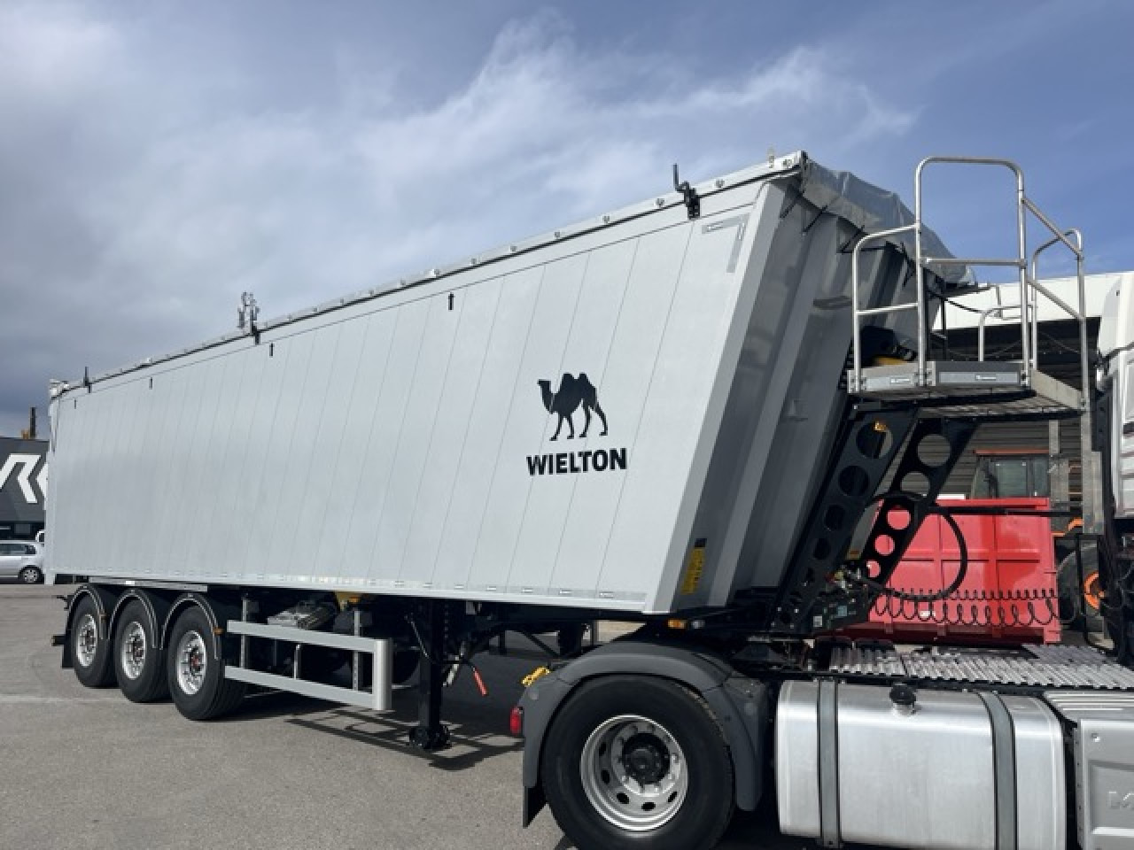 WIELTON NW-3A6 BULKMASTER Alu-Kastenmulde 55 cbm - Volquete semirremolque: foto 1 WIELTON NW-3A6 BULKMASTER Alu-Kastenmulde 55 cbm - Volquete semirremolque: foto 1