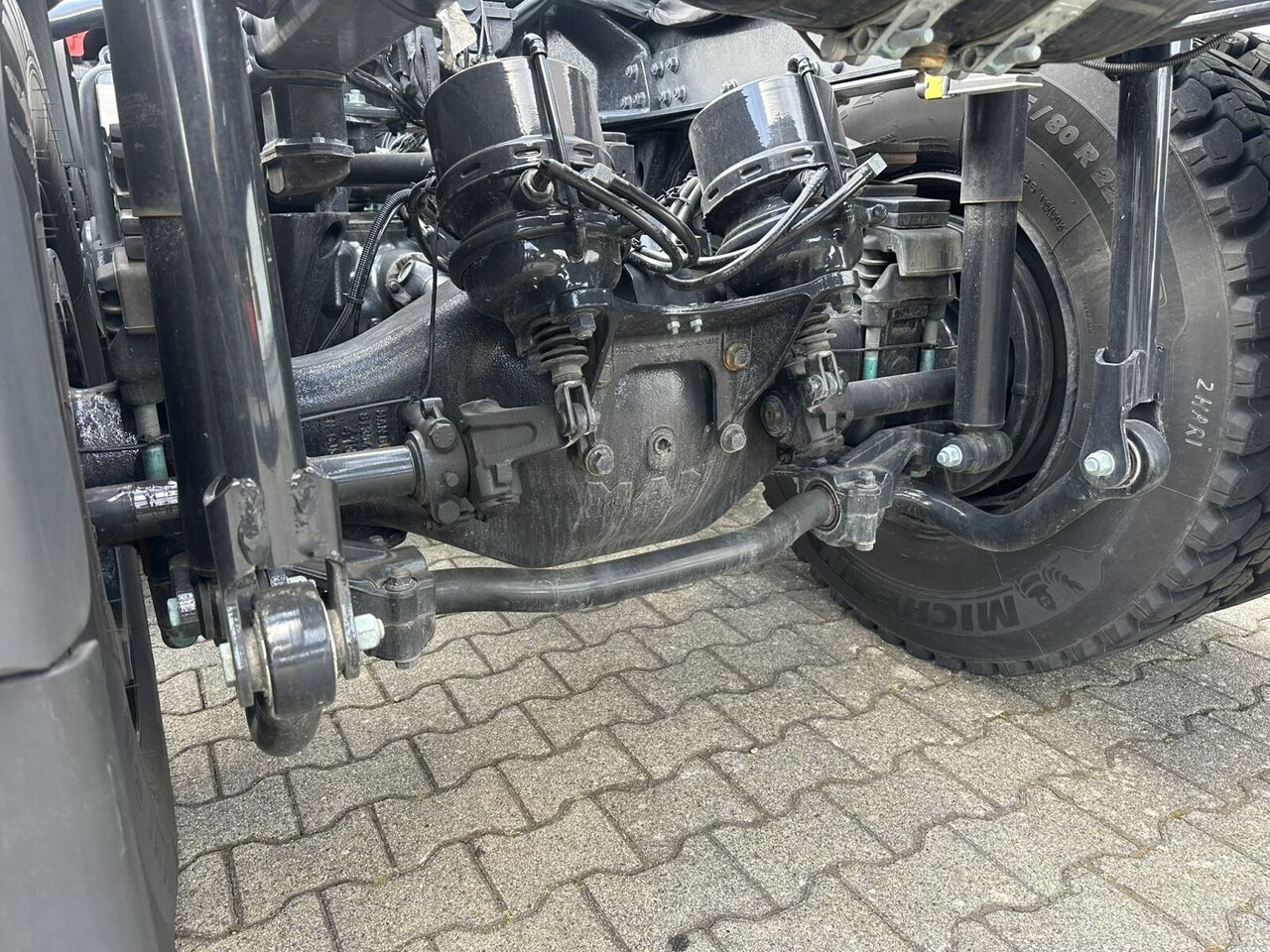 MAN TGS 33.540 6x6 BB CH TGS 33.540 6x6 BB CH, Navi, Motorabtrieb - Cabeza tractora: foto 3 MAN TGS 33.540 6x6 BB CH TGS 33.540 6x6 BB CH, Navi, Motorabtrieb - Cabeza tractora: foto 3