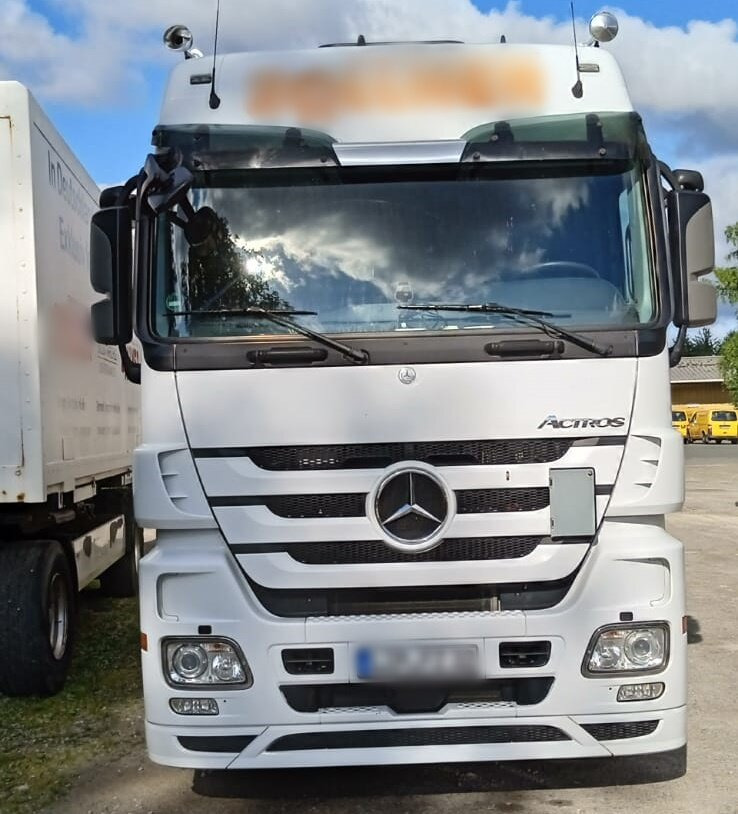 Mercedes-Benz Actros 1841 LS 4x2 Actros 1841/44 LS 4x2, Retarder, MegaSpace, Bi-Xenon, Ex-Fahrschule - Cabeza tractora: foto 2 Mercedes-Benz Actros 1841 LS 4x2 Actros 1841/44 LS 4x2, Retarder, MegaSpace, Bi-Xenon, Ex-Fahrschule - Cabeza tractora: foto 2