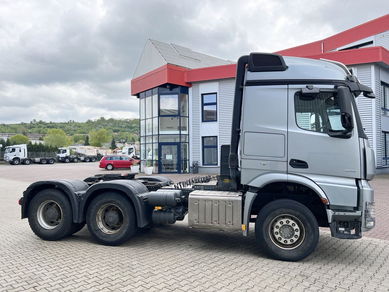 Leasing financiero de Mercedes-Benz Arocs 2651 LS 6x4 Arocs 2651 LS 6x4, Retarder, StreamSpace, Hydraulik leasing Mercedes-Benz Arocs 2651 LS 6x4 Arocs 2651 LS 6x4, Retarder, StreamSpace, Hydraulik: foto 9 Leasing financiero de Mercedes-Benz Arocs 2651 LS 6x4 Arocs 2651 LS 6x4, Retarder, StreamSpace, Hydraulik leasing Mercedes-Benz Arocs 2651 LS 6x4 Arocs 2651 LS 6x4, Retarder, StreamSpace, Hydraulik: foto 9