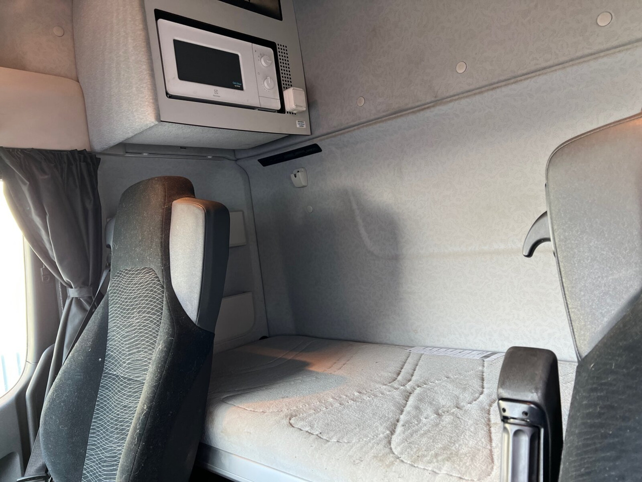 Cabeza tractora Mercedes-Benz Arocs 3351 LS 6x4 Arocs 3351 LS 6x4, StreamSpace, Bi-Xenon, Hydraulik: foto 6 Cabeza tractora Mercedes-Benz Arocs 3351 LS 6x4 Arocs 3351 LS 6x4, StreamSpace, Bi-Xenon, Hydraulik: foto 6