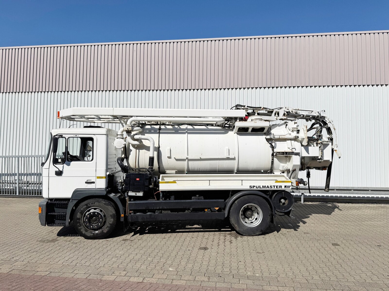 MAN TGM 18.284 4x2 BL TGM 18.284 4x2 BL, Assmann Saug- und Spülwagen 9m³ - Camión: foto 4 MAN TGM 18.284 4x2 BL TGM 18.284 4x2 BL, Assmann Saug- und Spülwagen 9m³ - Camión: foto 4