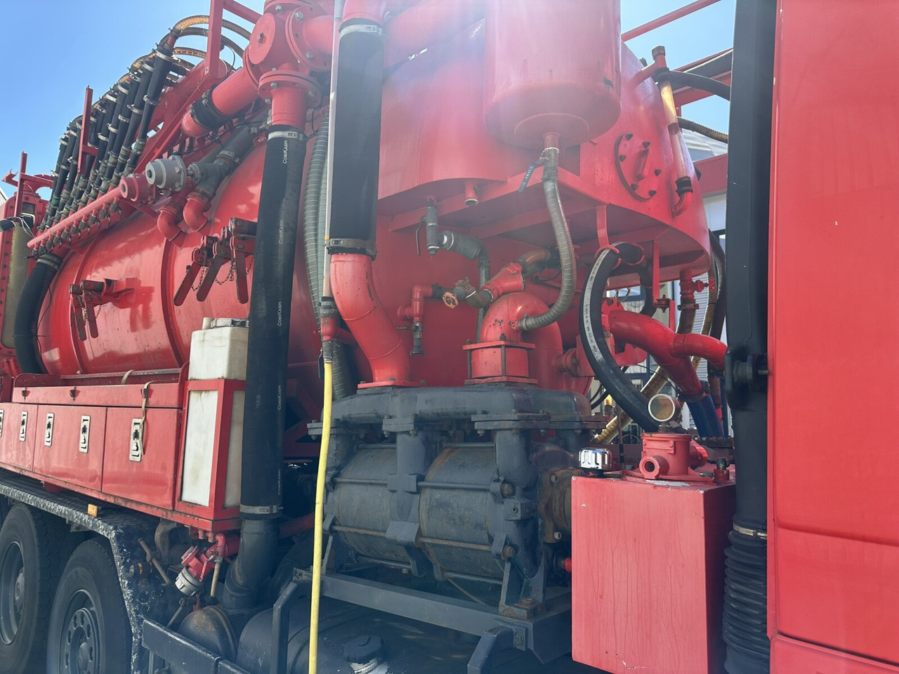 Mercedes-Benz Actros 3246 L 8x2 Actros 3246 L 8x2, Hellmers Saug- und Spülwagen ca. 15m³ - Camión: foto 2 Mercedes-Benz Actros 3246 L 8x2 Actros 3246 L 8x2, Hellmers Saug- und Spülwagen ca. 15m³ - Camión: foto 2