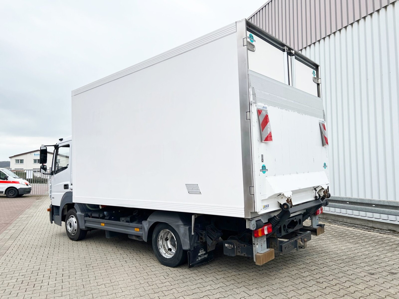 Mercedes-Benz Atego 816 L 4x2 Atego 816 L 4x2, Kühlkoffer, ThermoKing, LBW BÄR - Camión: foto 4 Mercedes-Benz Atego 816 L 4x2 Atego 816 L 4x2, Kühlkoffer, ThermoKing, LBW BÄR - Camión: foto 4