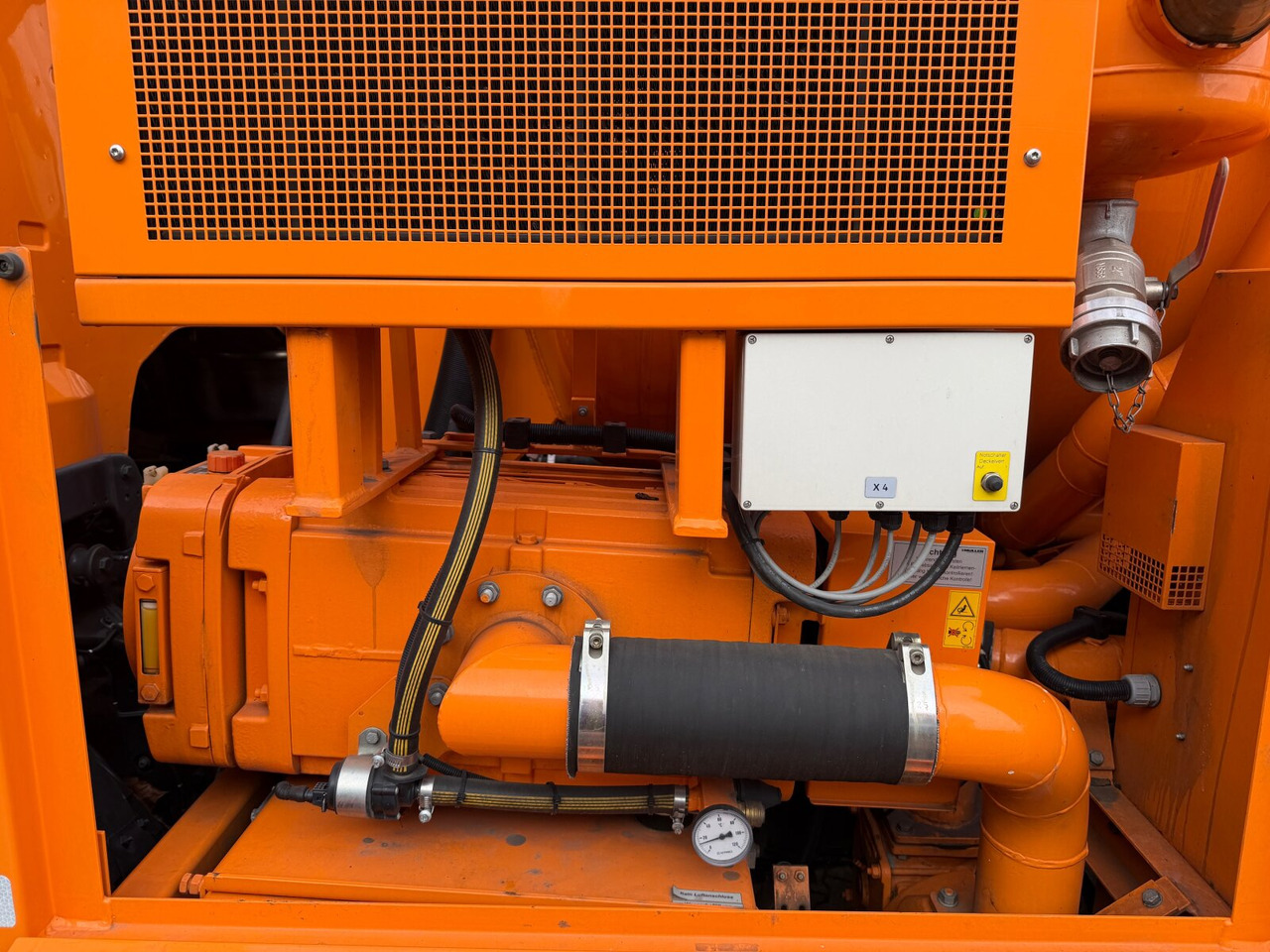 Scania G 320 4x2 G 320 4x2, Müller Vacumaster ca. 5,5m³, Funk - Camión: foto 4 Scania G 320 4x2 G 320 4x2, Müller Vacumaster ca. 5,5m³, Funk - Camión: foto 4