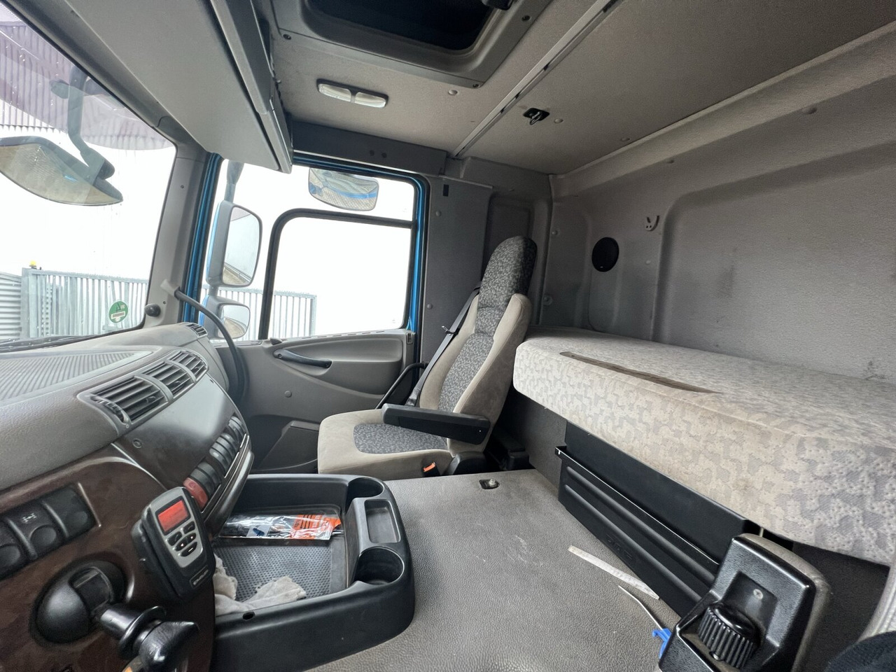 DAF AT 85.460 6x4 AT 85.460 6x4, Abrollkipper Palfinger T20 - Multibasculante camión: foto 3 DAF AT 85.460 6x4 AT 85.460 6x4, Abrollkipper Palfinger T20 - Multibasculante camión: foto 3