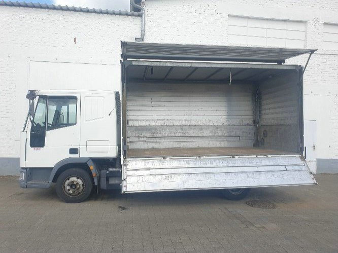 Camión caja cerrada Euro Cargo ML 75E14 4x2 Euro Cargo ML 75E14 4x2 Getränkekoffer, 6-Zylinder-Motor: foto 10