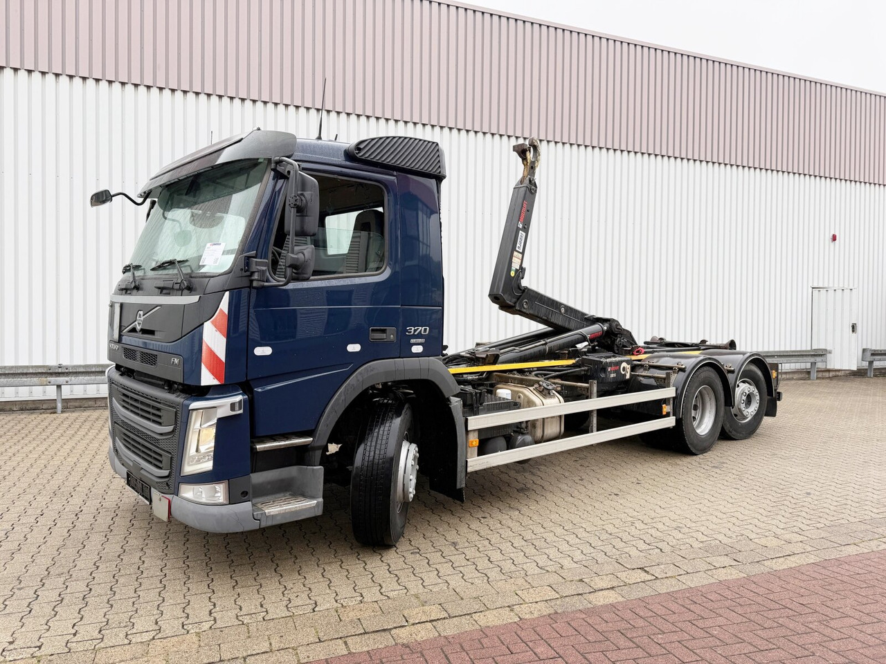 FM 370/410 6x2 FM 370/410 6x2, Lenk-/Liftachse - Multibasculante camión: foto 1 FM 370/410 6x2 FM 370/410 6x2, Lenk-/Liftachse - Multibasculante camión: foto 1