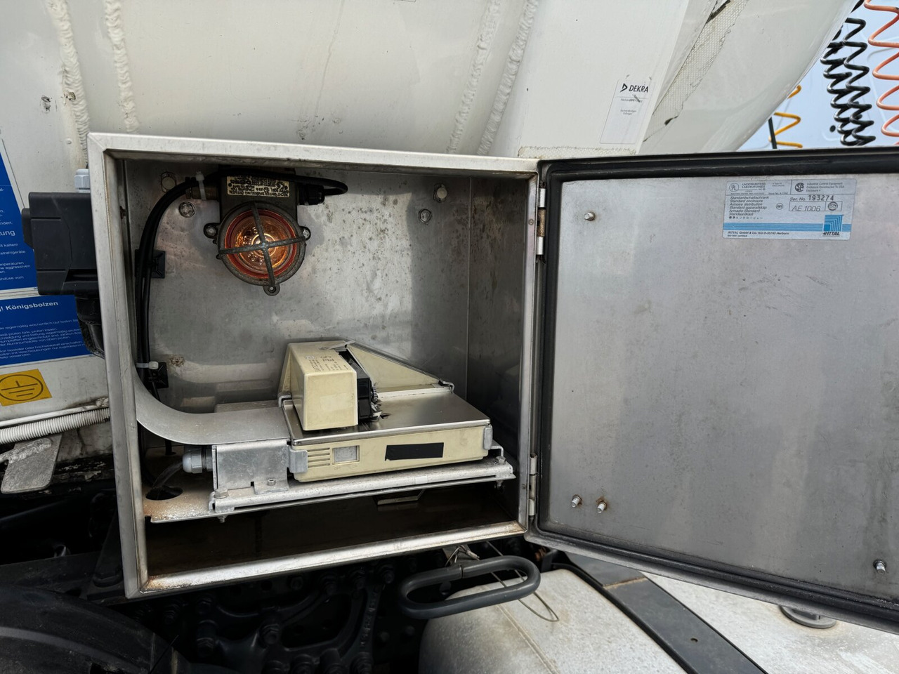 Feldbinder TSA 44.3-4 TSA 44.3-4, Tankauflieger, 4 Kammern, 43300l - Cisterna semirremolque: foto 5 Feldbinder TSA 44.3-4 TSA 44.3-4, Tankauflieger, 4 Kammern, 43300l - Cisterna semirremolque: foto 5