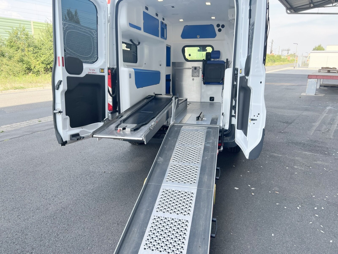 Ford Transit 2.2 TDCI 4x2 Transit 2.2 TDCI 4x2, Krankentransporter - Ambulancia: foto 4 Ford Transit 2.2 TDCI 4x2 Transit 2.2 TDCI 4x2, Krankentransporter - Ambulancia: foto 4