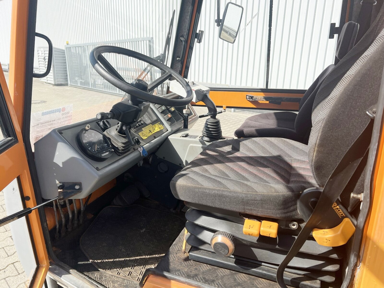 HY 1251 / 4x4 Bokimobil, Winterdienst, Kehr/Saugmaschine KIEFER HY 1251 / 4x4 Bokimobil, Winterdienst - Tractor municipal: foto 5 HY 1251 / 4x4 Bokimobil, Winterdienst, Kehr/Saugmaschine KIEFER HY 1251 / 4x4 Bokimobil, Winterdienst - Tractor municipal: foto 5