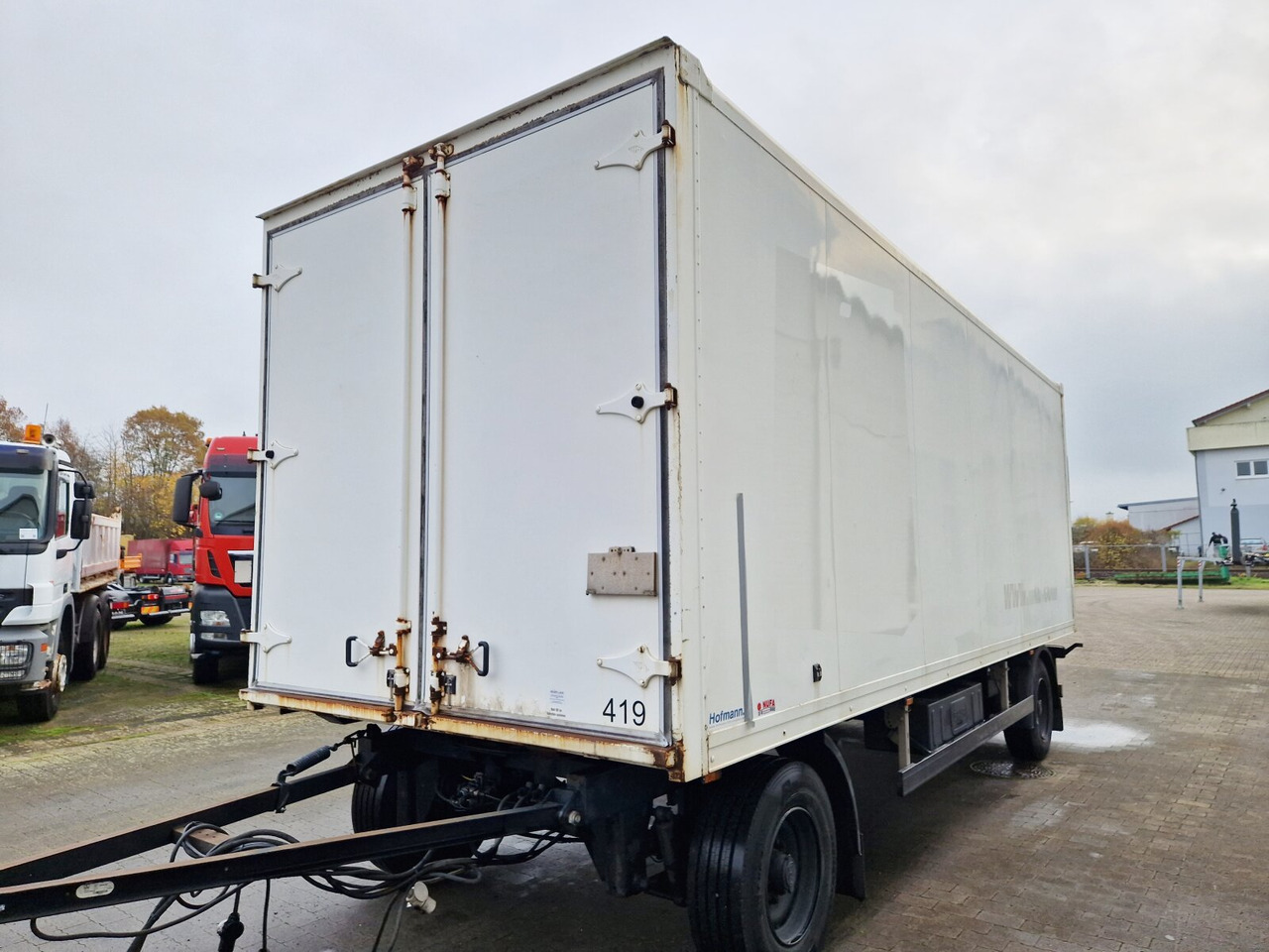 Kleiderkofferanhänger Hofmann, Kleiderkofferanhänger, durchladbar, LBW BÄR, 42 cbm - Caja cerrada remolque: foto 3 Kleiderkofferanhänger Hofmann, Kleiderkofferanhänger, durchladbar, LBW BÄR, 42 cbm - Caja cerrada remolque: foto 3