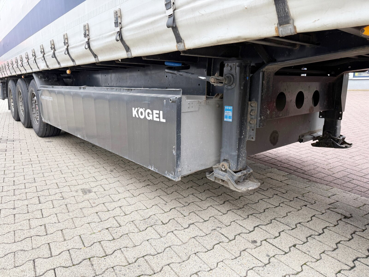 Kögel SN 24-1 SN 24-1, Liftachse, Edscha - Semirremolque plataforma/ Caja abierta: foto 2 Kögel SN 24-1 SN 24-1, Liftachse, Edscha - Semirremolque plataforma/ Caja abierta: foto 2