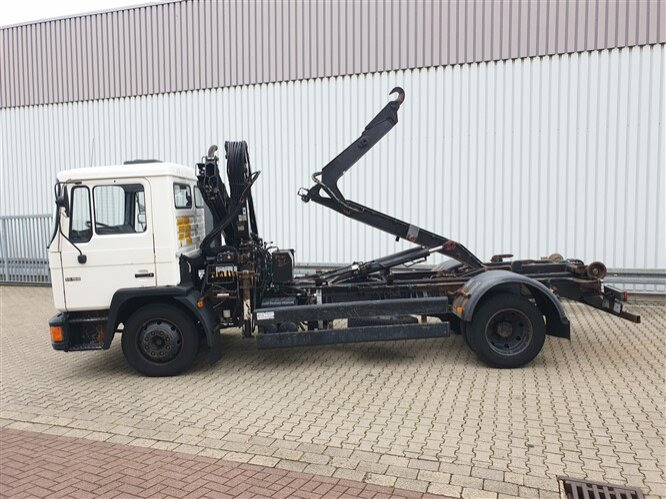 Multibasculante camión, Camión grúa MAN 14.152 F 4x2 BB 14.152 F 4x2 BB mit Kran Hiab 060-2: foto 9