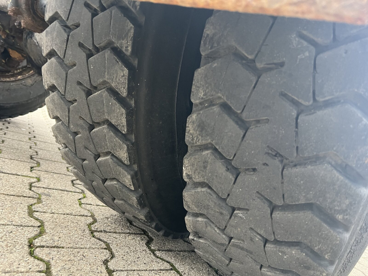 MAN 19.292/402 FAK 4x4 BB 19.292/402 FAK 4x4 BB, 6-Zylinder, Winterdienstausstattung - Chasis camión: foto 5 MAN 19.292/402 FAK 4x4 BB 19.292/402 FAK 4x4 BB, 6-Zylinder, Winterdienstausstattung - Chasis camión: foto 5