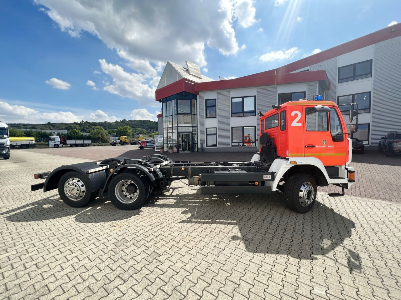 Chasis camión MAN 25/18.284 6x2-4 LL 25/18.284 6x2-4 LL, Retarder, Lenkachse: foto 9 Chasis camión MAN 25/18.284 6x2-4 LL 25/18.284 6x2-4 LL, Retarder, Lenkachse: foto 9