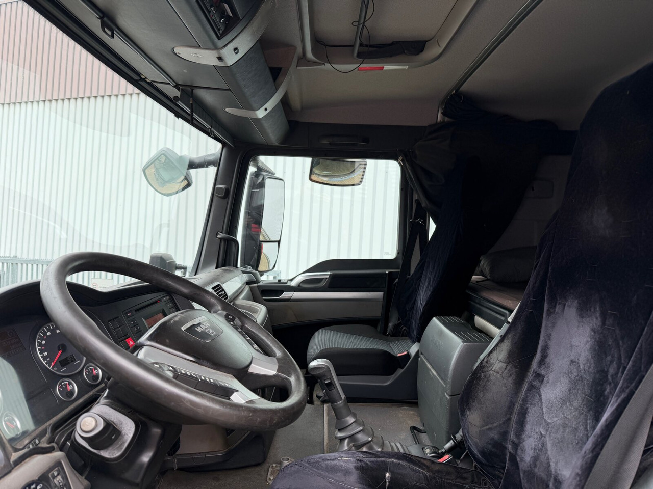 MAN TGA 26.400 6x6 BB TGA 26.400 6x6 BB, Winterdienstausstattung - Volquete camión: foto 4 MAN TGA 26.400 6x6 BB TGA 26.400 6x6 BB, Winterdienstausstattung - Volquete camión: foto 4