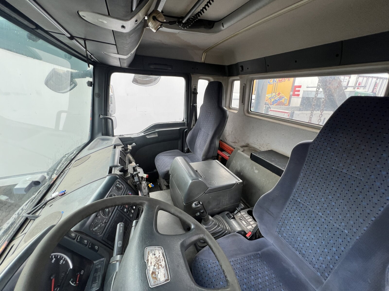 Portacontenedor de cadenas camión MAN TGA 26.410 6X2/4 BL Motorschaden! TGA 26.410 6X2/4 BL, Vorlauf Lenk-Liftachse, Meiller Tele.: foto 6 Portacontenedor de cadenas camión MAN TGA 26.410 6X2/4 BL Motorschaden! TGA 26.410 6X2/4 BL, Vorlauf Lenk-Liftachse, Meiller Tele.: foto 6