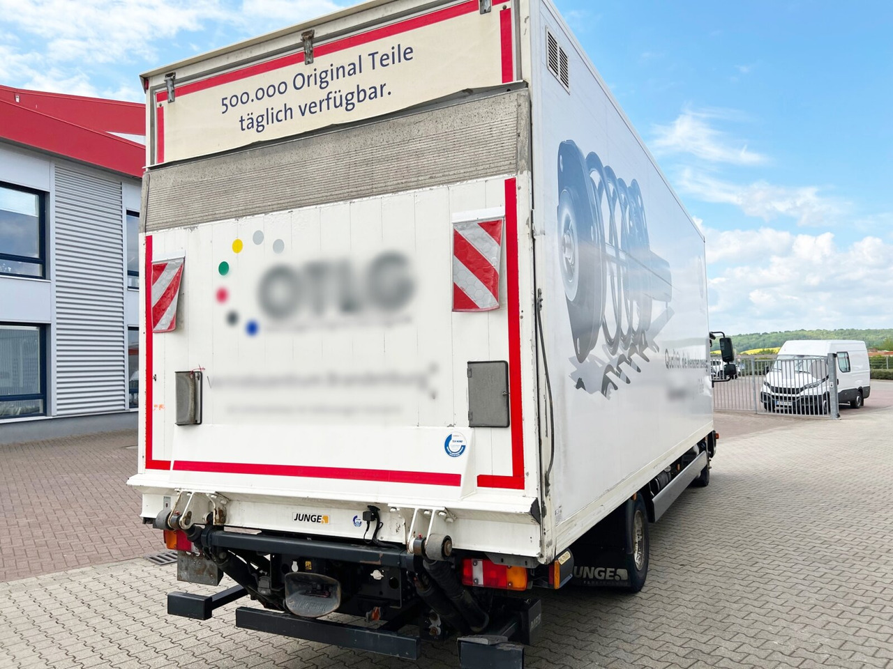 Camión caja cerrada MAN TGL 12.220 4X2 BL TGL 12.220 4X2 BL mit MBB LBW 1500K: foto 9 Camión caja cerrada MAN TGL 12.220 4X2 BL TGL 12.220 4X2 BL mit MBB LBW 1500K: foto 9