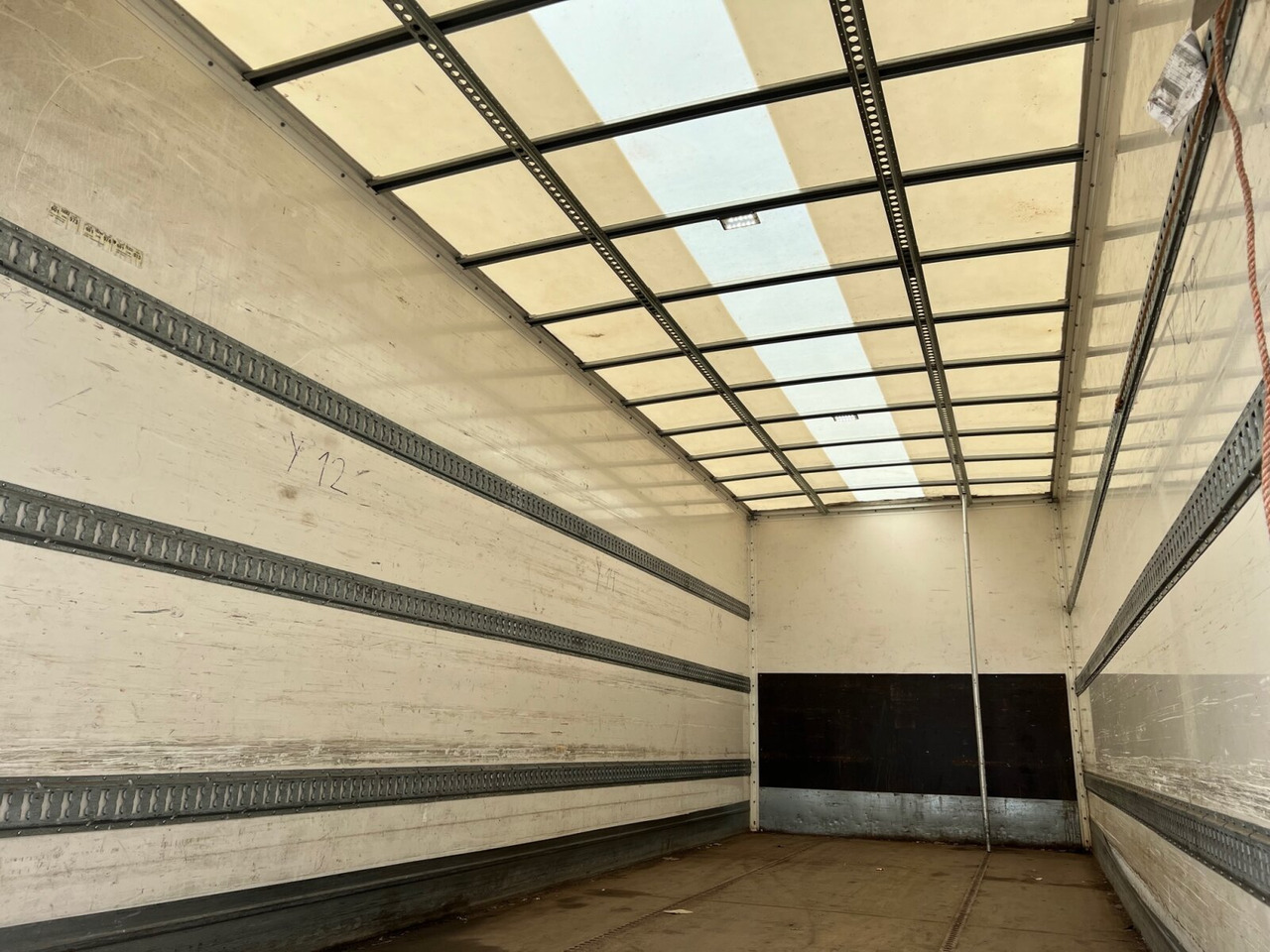 Camión caja cerrada MAN TGL 12.220 4X2 BL TGL 12.220 4X2 BL mit MBB LBW 1500K: foto 13 Camión caja cerrada MAN TGL 12.220 4X2 BL TGL 12.220 4X2 BL mit MBB LBW 1500K: foto 13