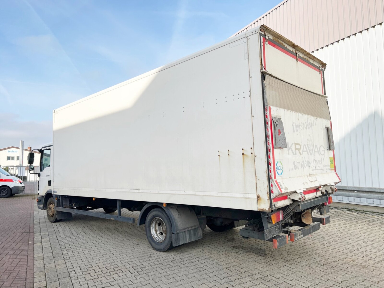 Camión caja cerrada MAN TGL 12.250/340 4X2 BL TGL 12.250/340 4X2 BL mit Dhollandia LBW, 42 cbm: foto 13