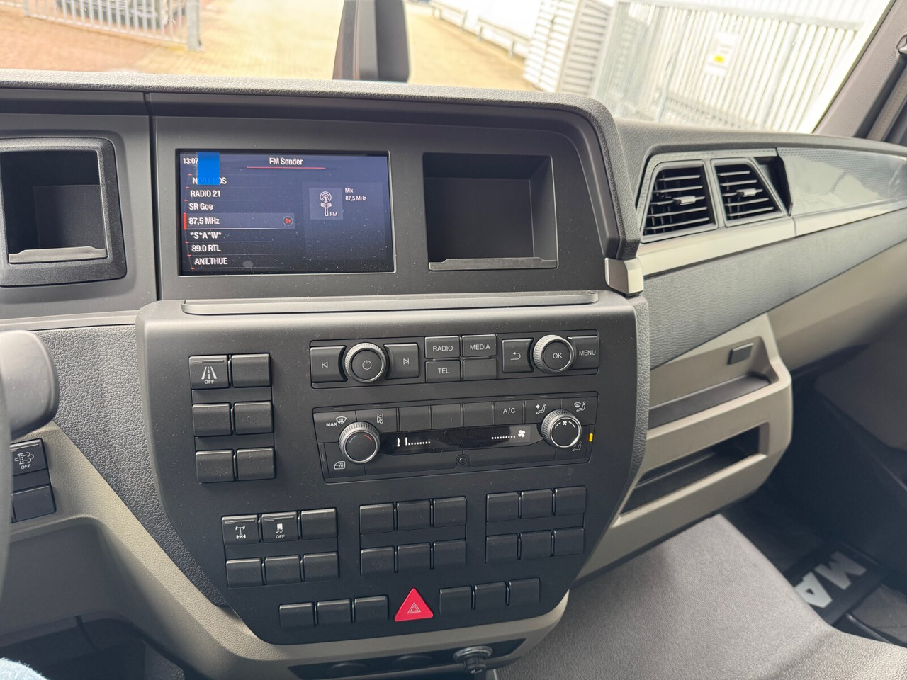 MAN TGL 8.160/190 4x2 BL CH TGL 8.160/190 4x2 BL CH, 3x VORHANDEN! - Chasis camión: foto 5 MAN TGL 8.160/190 4x2 BL CH TGL 8.160/190 4x2 BL CH, 3x VORHANDEN! - Chasis camión: foto 5