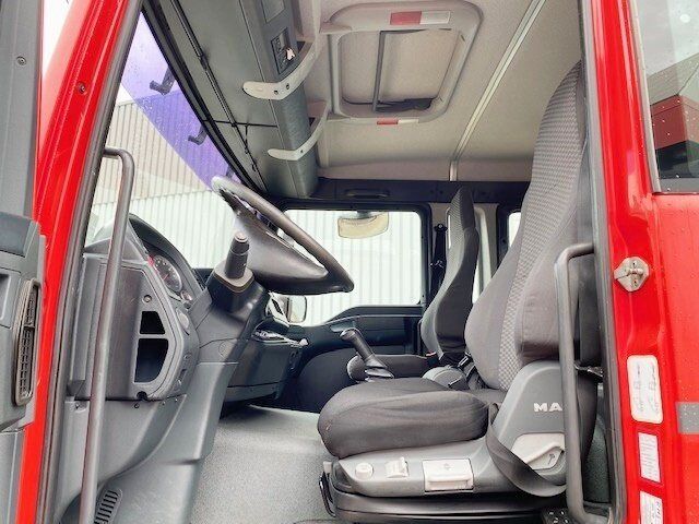 Foto del interior 1: Chasis camión MAN TGM 18.280 4x2 BL Doka TGM 18.280 4x2 BL Doka Foto del interior 1: Chasis camión MAN TGM 18.280 4x2 BL Doka TGM 18.280 4x2 BL Doka